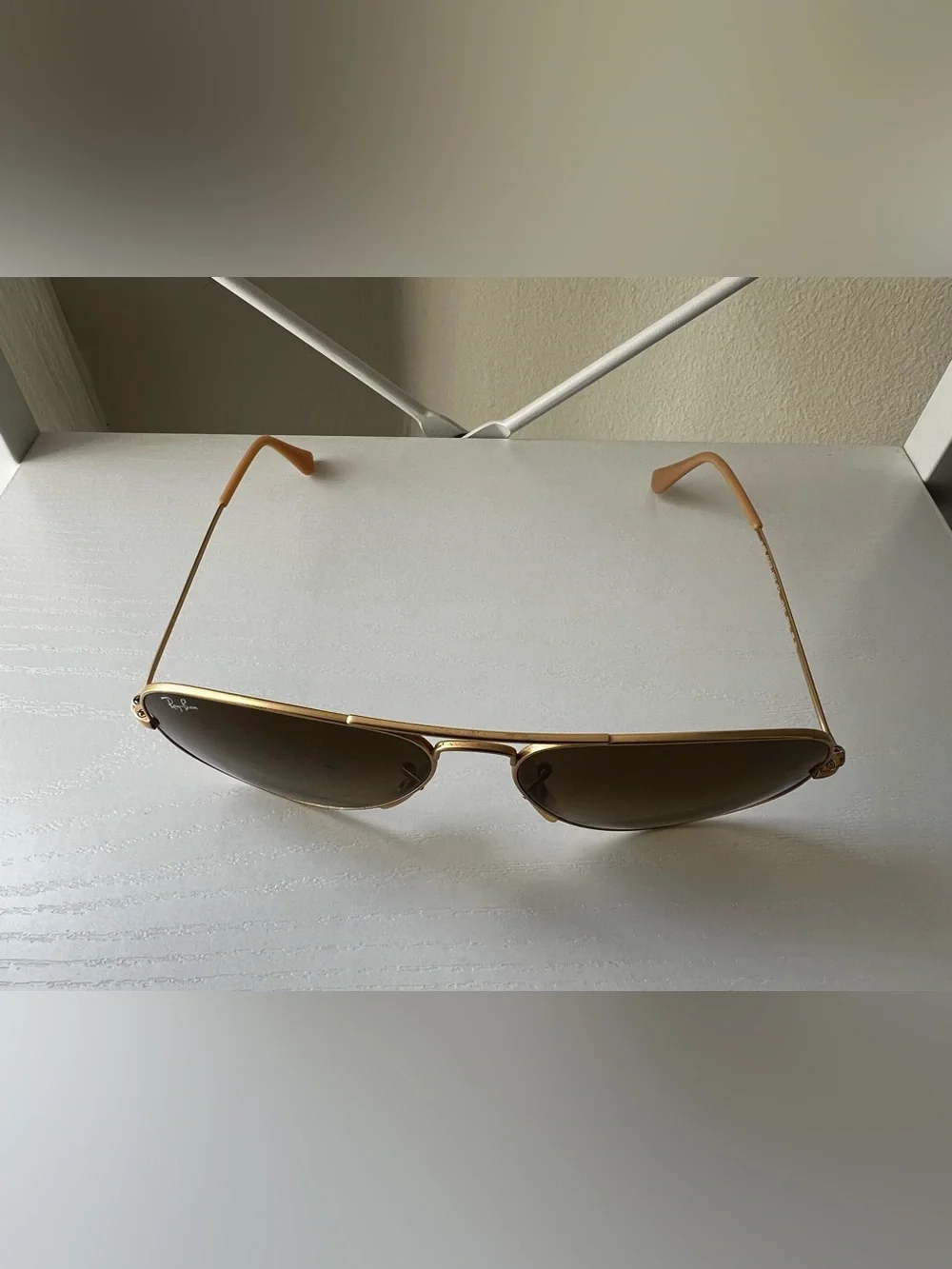 Ray-Ban Gold Frame Sunglasses with Brown Gradient Lenses (Men or Women)